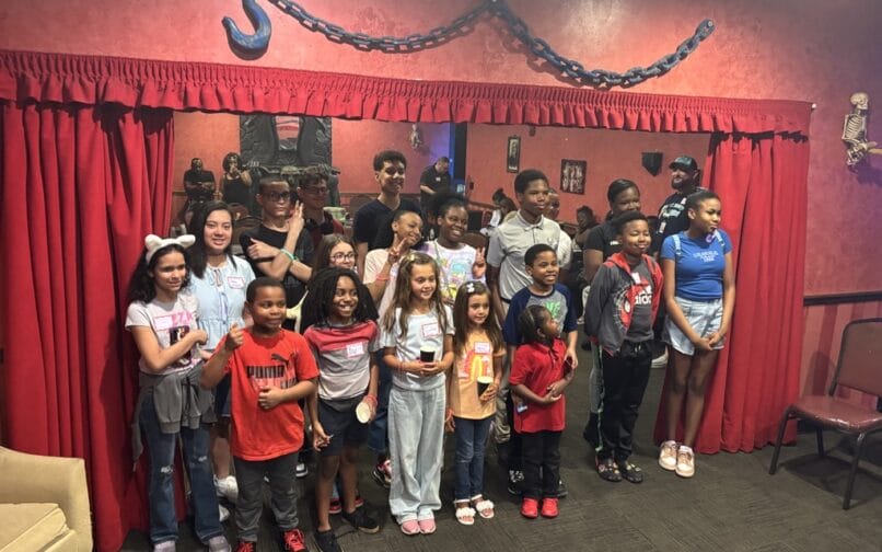 Fiesta de pizza de DAOF